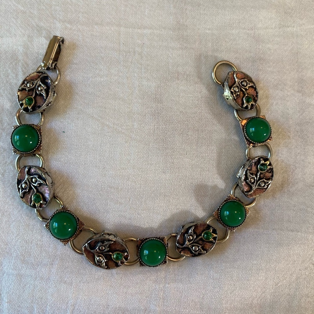 Green‎ Cabochon Vintage Book Chain Bracelet with Tulip Flowers